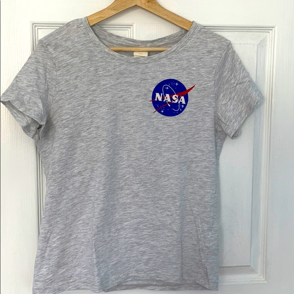 Grey NASA t shirt